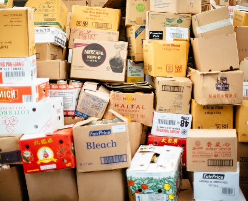Das Bild zeigt eine Reihe verschiedenster Verpackungen